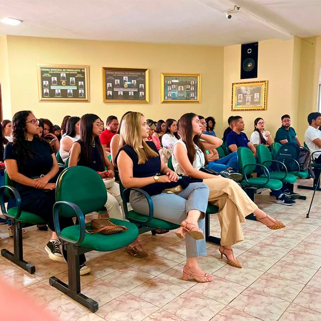 Comando para notícia - Alunos do Curso de Direito da FACHUSC visitam presídio feminino e participam de palestra na Câmara Municipal de Verdejante/PE.