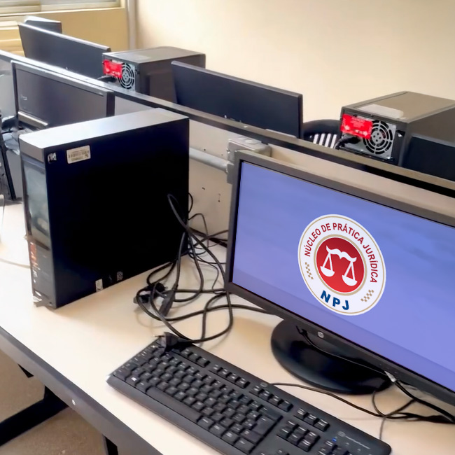 Comando para notícia - NPJ recebe oito computadores para ensino e atendimento jurídico.