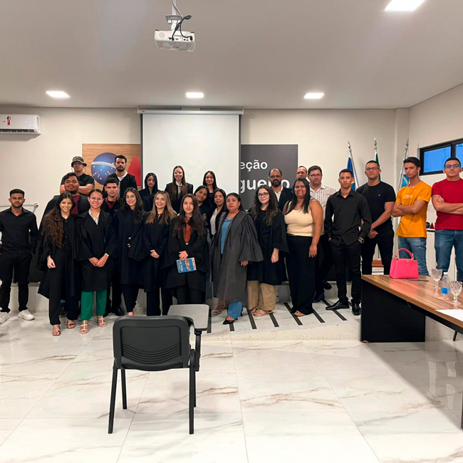 Comando para notícia - Estudantes de Direito Participam de Júri Simulado e Vivenciam a Prática Jurídica.