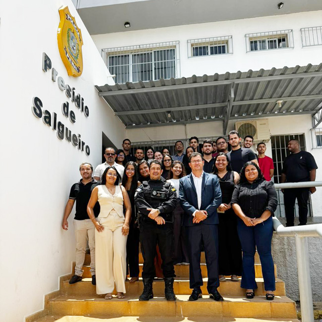 Comando para notícia - Alunos de Direito da FACHUSC realizam visita técnica ao Presídio Regional de Salgueiro.
